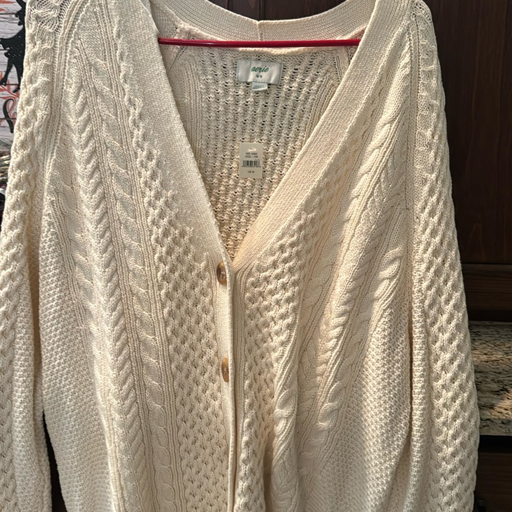 Nice aerie sweater with tags